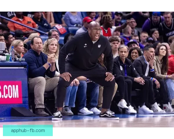 迈克布朗赞雷霆小动作与表演技巧精湛 38次罚球判罚是否公正