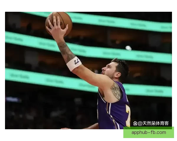 东契奇狂轰43分7助攻连刷纪录笑容灿烂湖人六连客5胜1负强势收官