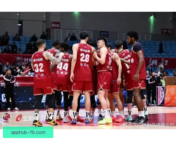 李弘权带领上海豪取十五连胜史密斯绝杀深圳连胜九场